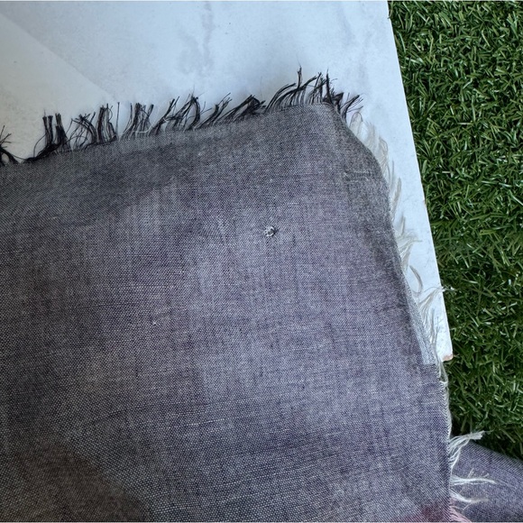 Burberry
Relaxed Mega Check Square Scarf 55” x 55 frayed edges - Picture 10 of 13